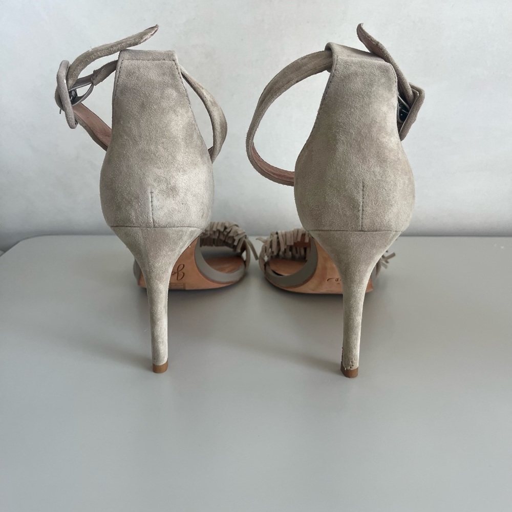 Like new Joie ‘pippi’ fringe heels ✨ - Picture 5 of 6